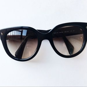 Prada Sunglasses 🕶